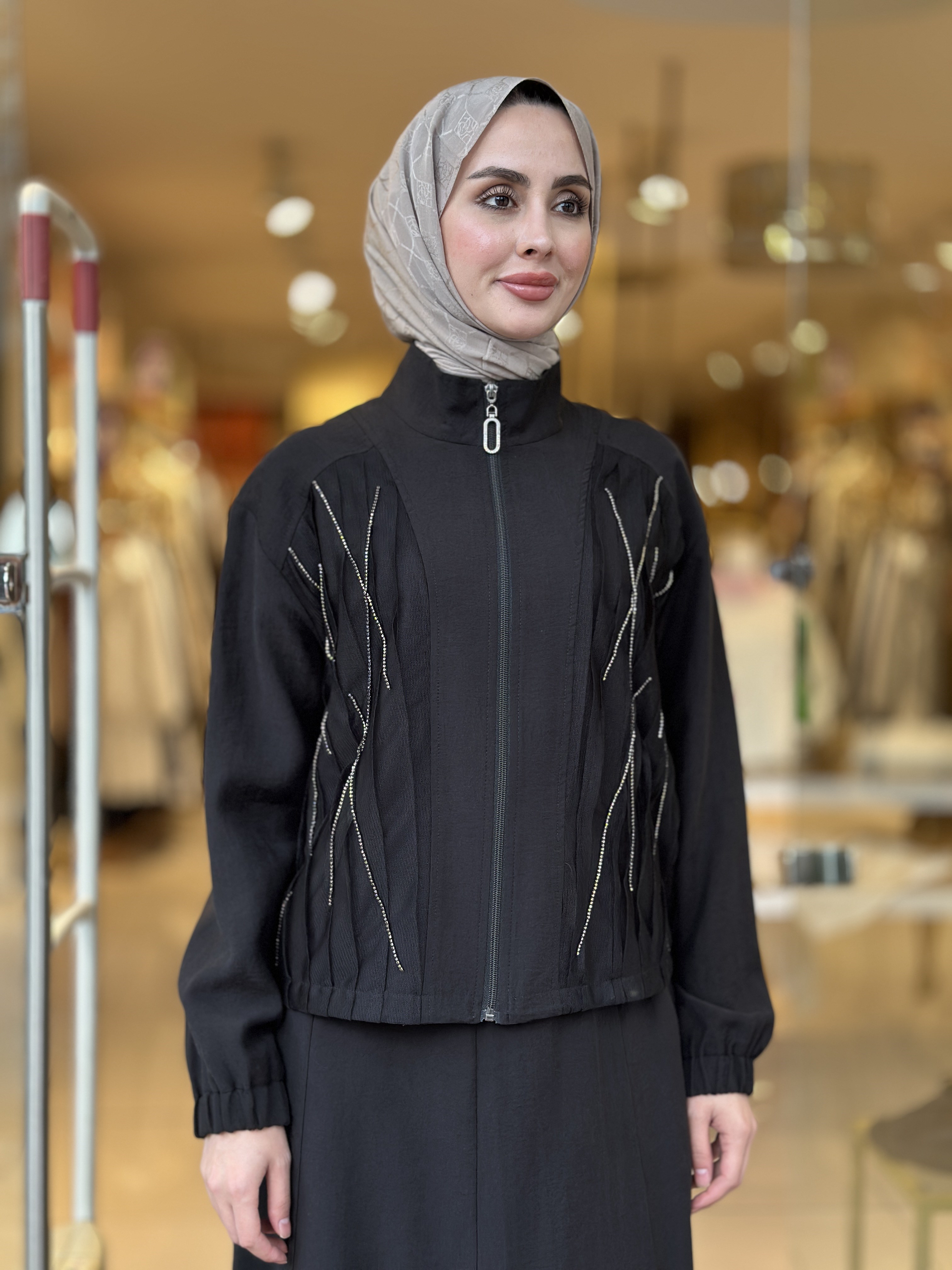 Taş ve Tül Detaylı Şık Takım - Siyah