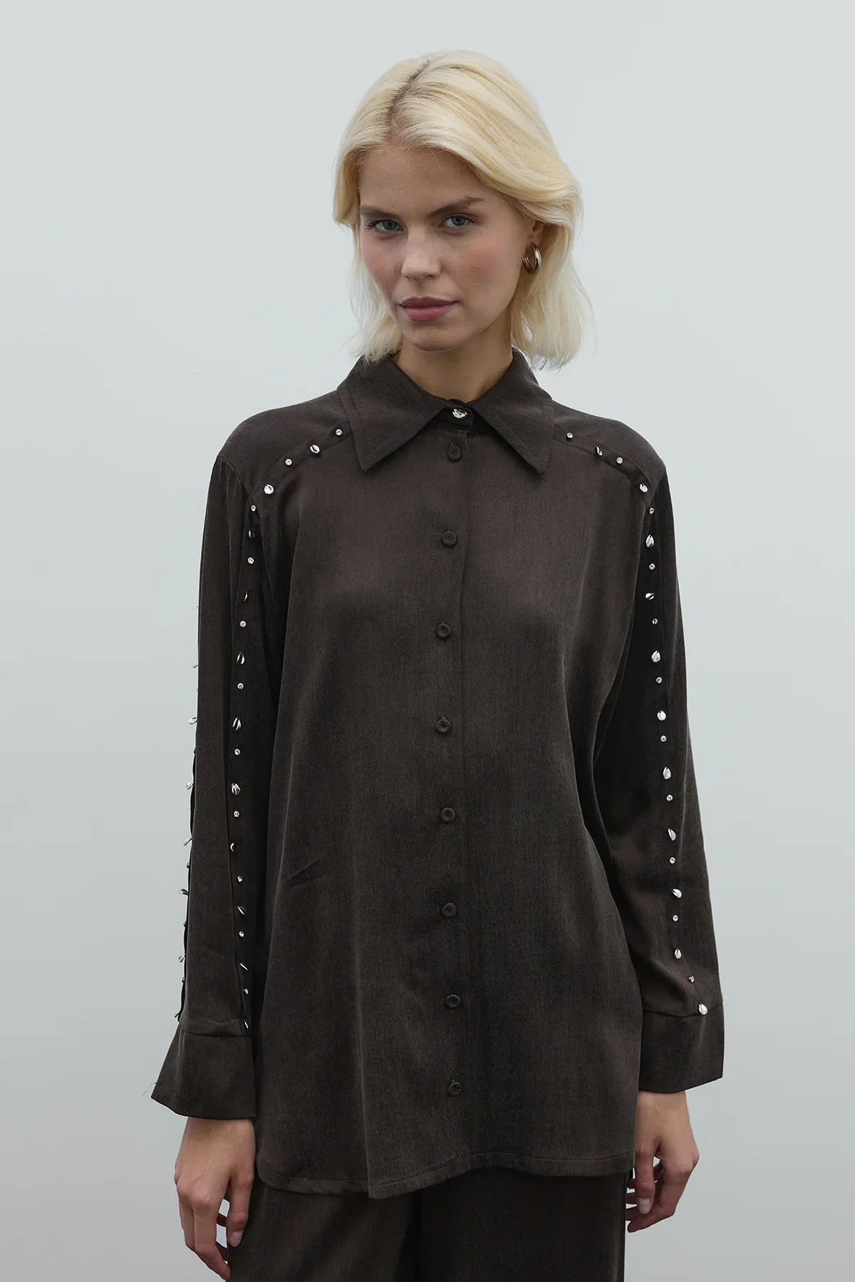 Boncuk İşlemeli İpek Cupro Bluz - Kahverengi