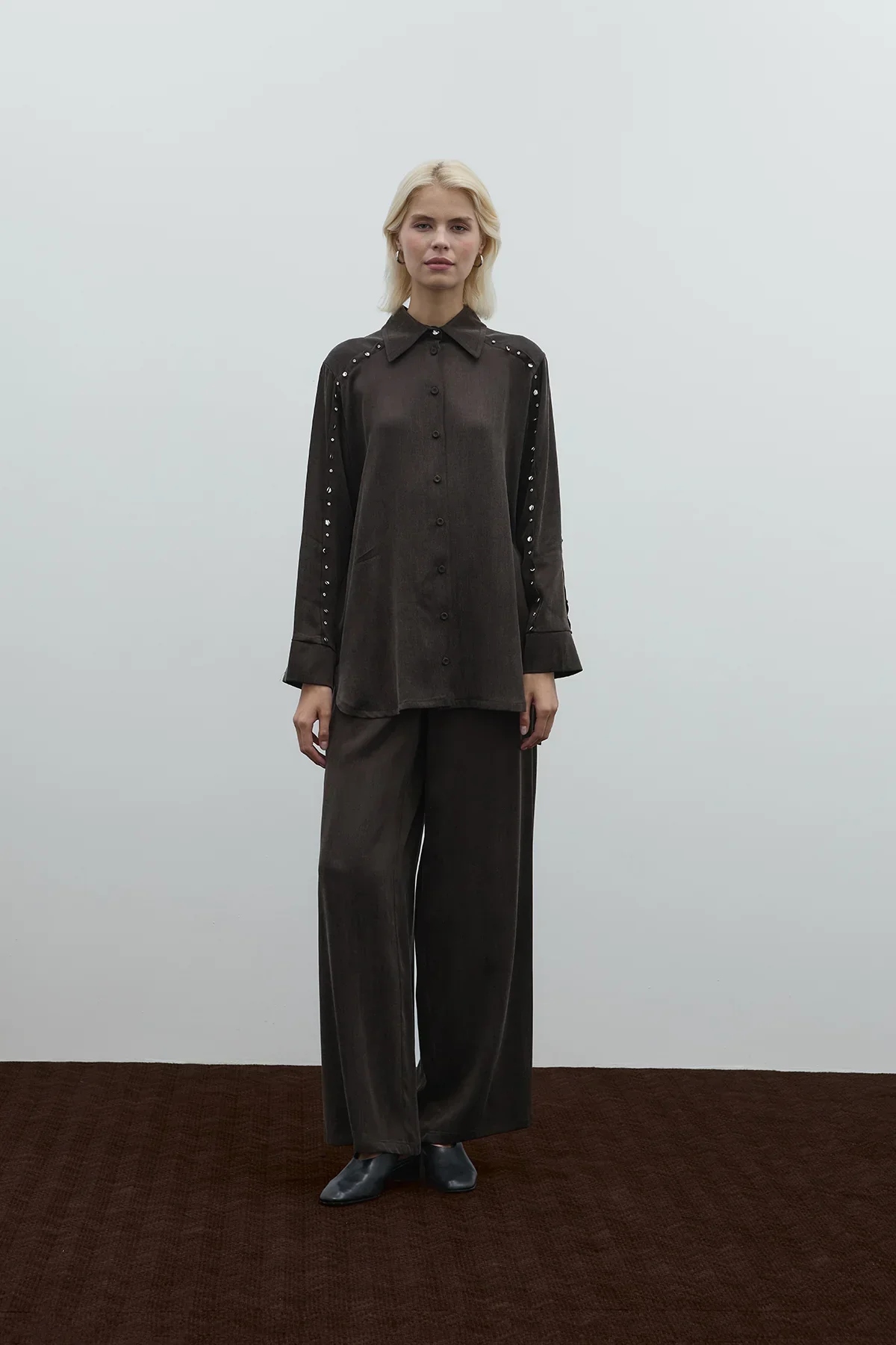 Boncuk İşlemeli İpek Cupro Bluz - Kahverengi