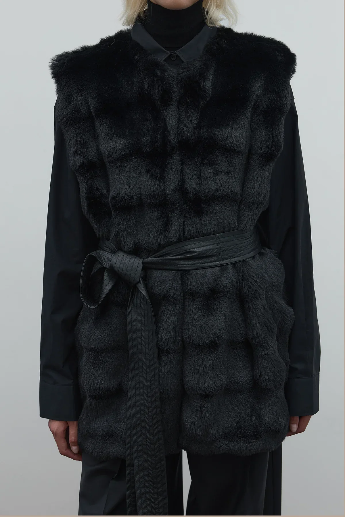 Deri Kemerli Kürk Yelek - Siyah