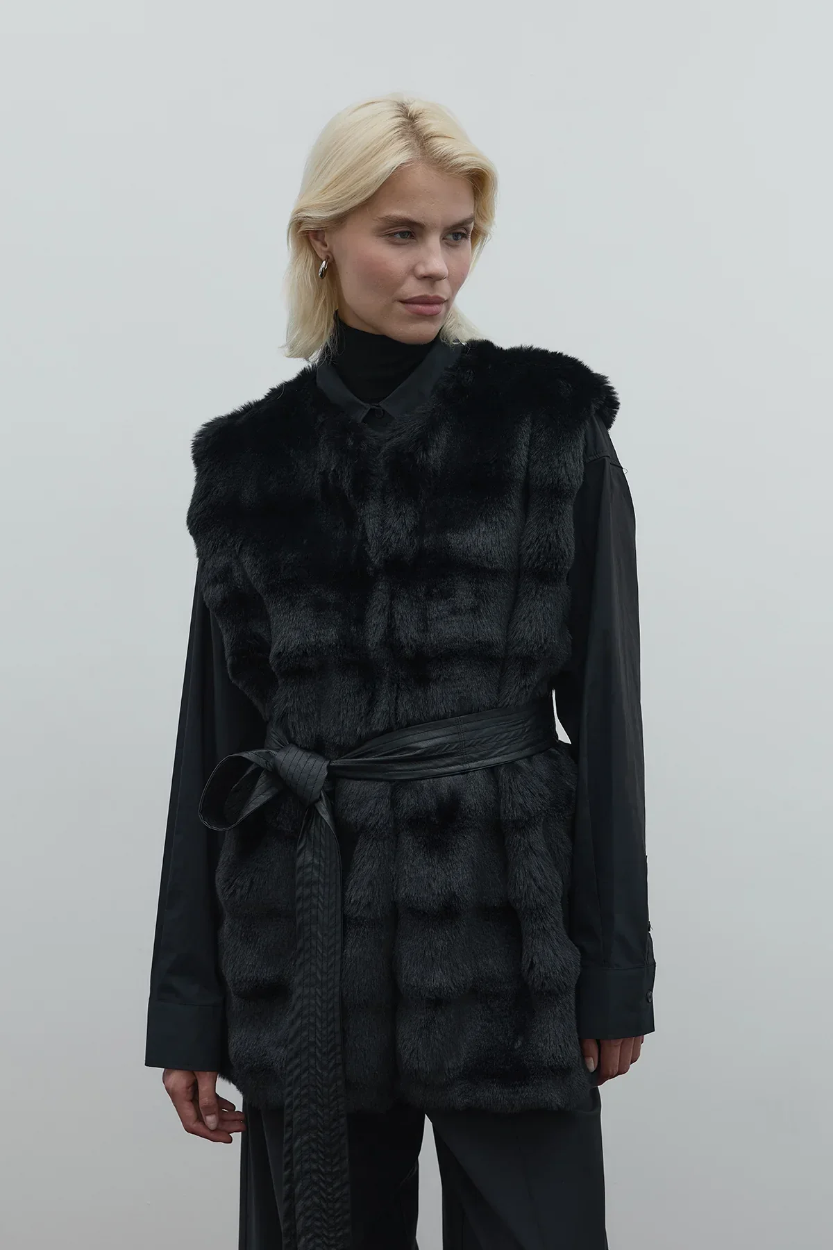 Deri Kemerli Kürk Yelek - Siyah