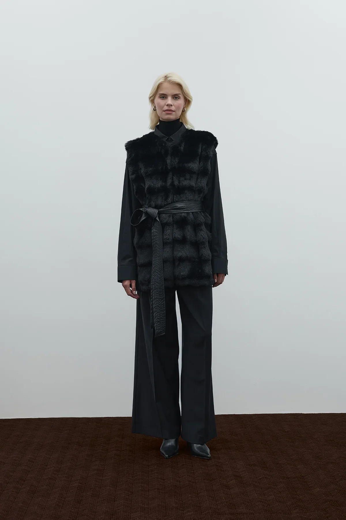 Deri Kemerli Kürk Yelek - Siyah