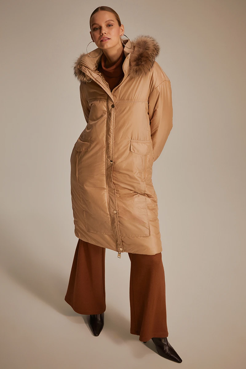 Kürklü Parlak Mont - Bej