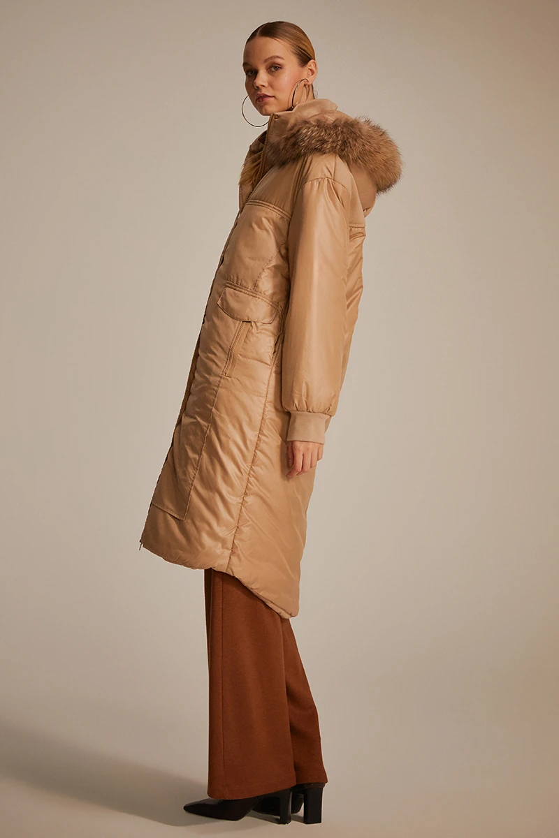 Kürklü Parlak Mont - Bej