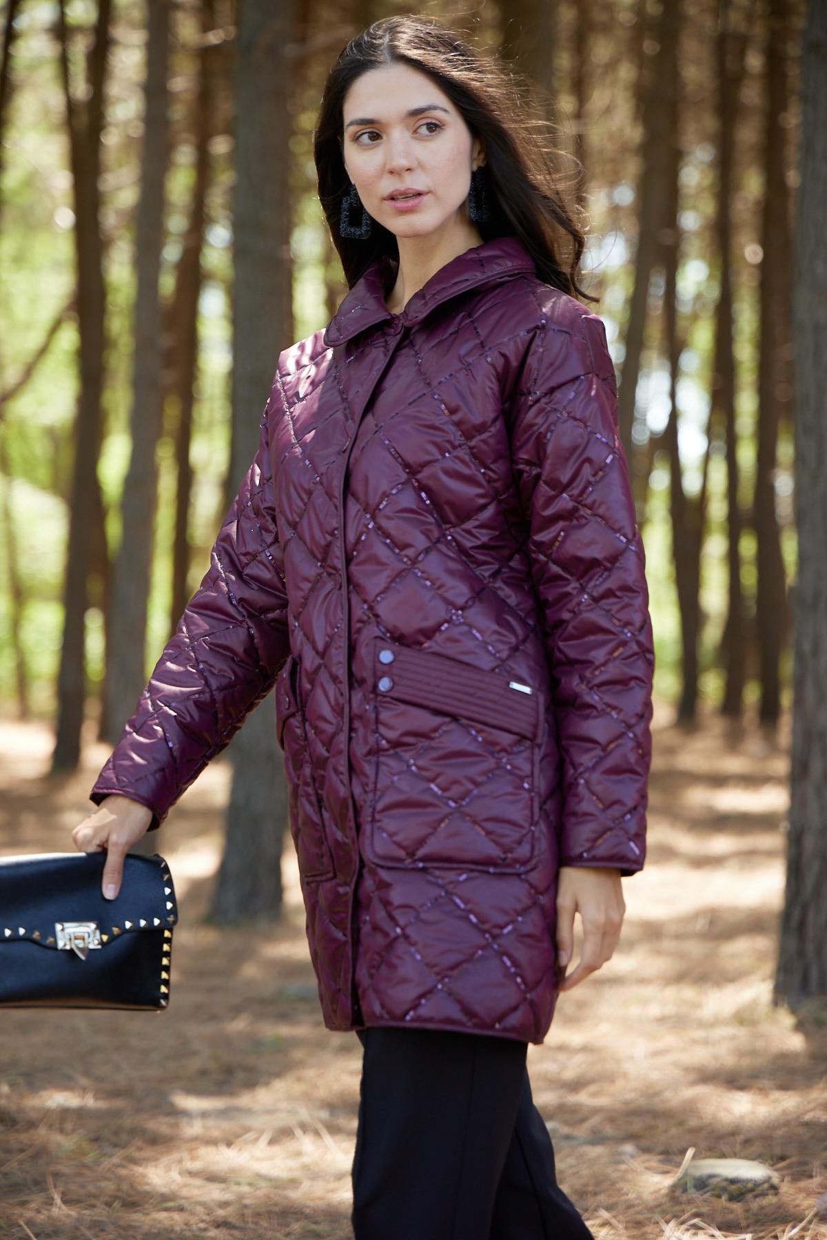 Pul Nakışlı Kapitone Mont - Bordo