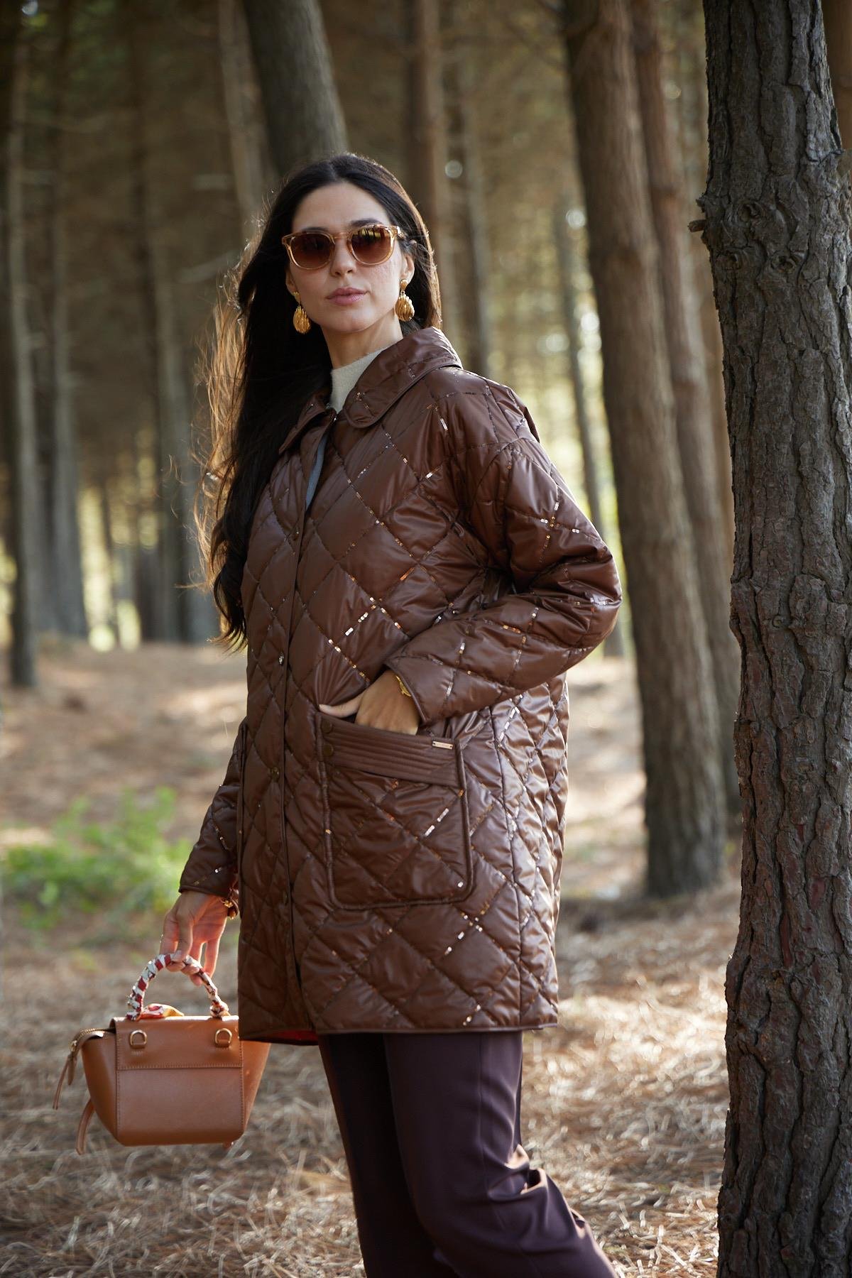 Pul Nakışlı Kapitone Mont - Fındık