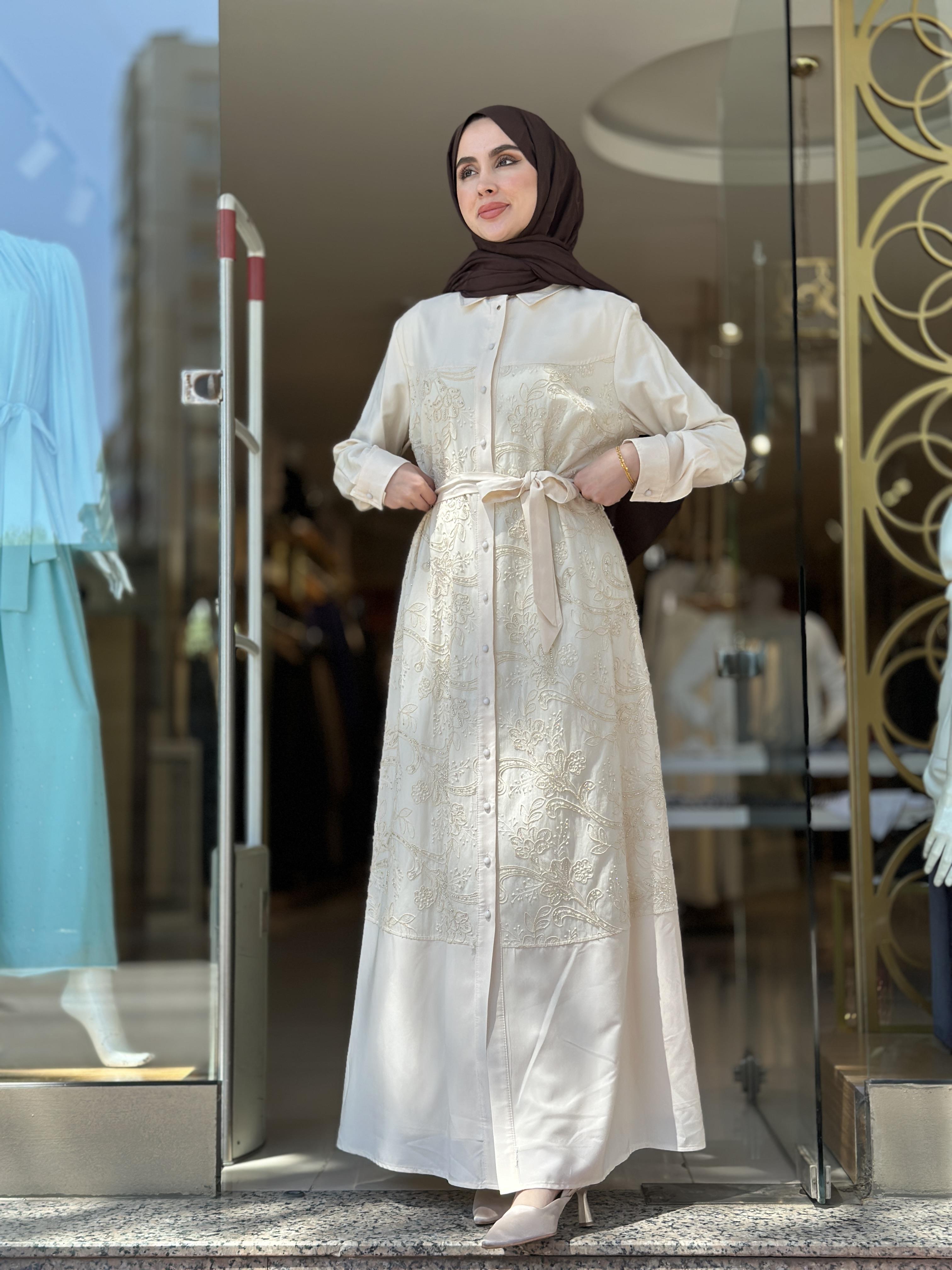 Nakış İşlemeli Boncuk Detay Elbise - Bej