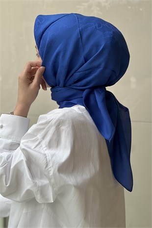 Noura Maria Eşarp