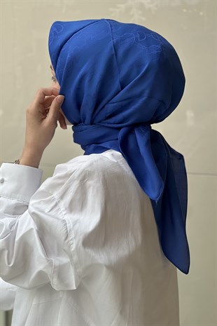 Noura Maria Eşarp