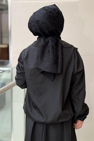 Nurcan Çetin Yakası Desenli Pul Boncuk İşli Ceket Etek Takım