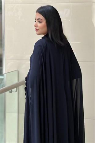 White Corner Yaka Ve Kol Çiçek Detaylı Abaya