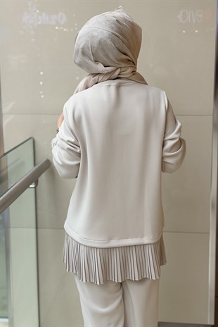 Nuss Pliseli Broş Detaylı Tunik Pantolon Takım