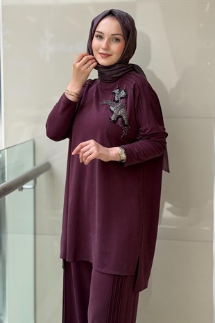 Nurcan Çetin Göğsü İşlemeli Nervür Detaylı Tunik Pantolon Takım