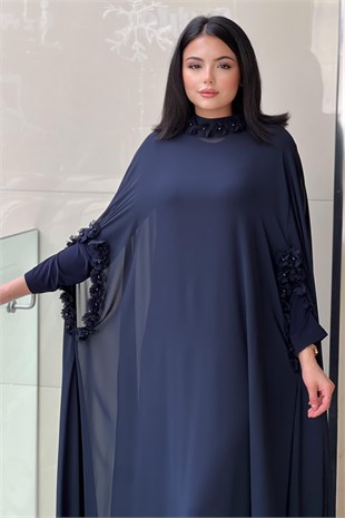 White Corner Yaka Ve Kol Çiçek Detaylı Abaya