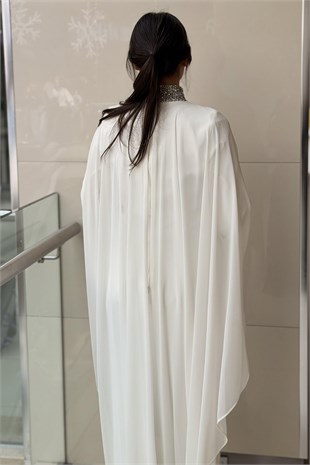 White Corner Pelerin Detaylı Zincir Taşlı Abiye