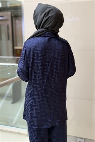 Ghisa Kendinden Desenli Önü Bağlı Gömlek Pantolon Floş Takım