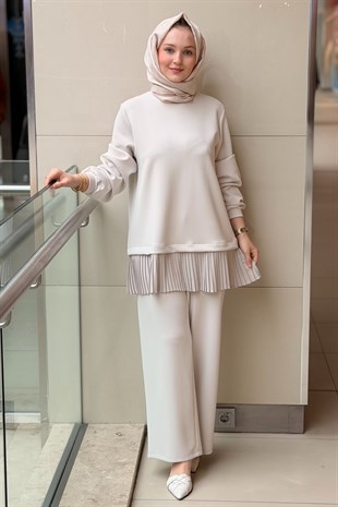 Nuss Pliseli Broş Detaylı Tunik Pantolon Takım