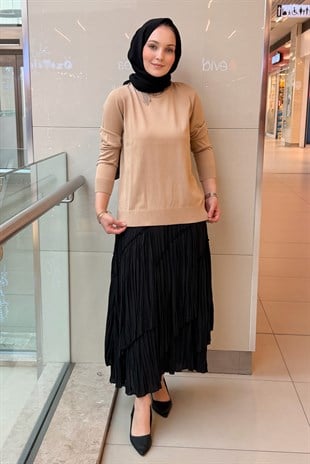 Ghisa Yakası Fiyonk Taşlı Triko Tunik