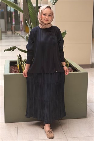 Ghisa Önü Pilise Triko Detaylı Tunik