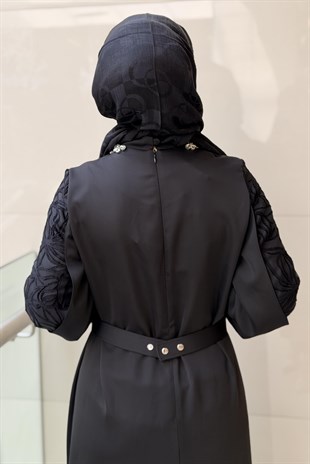 Matex Yakası Damla Taşlı Kolları Desenli Abiye Elbise
