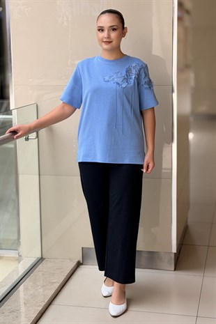 İpekyol Floral Nakışlı Püsküllü Tişört