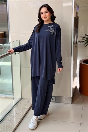 Nurcan Çetin Göğsü İşlemeli Nervür Detaylı Tunik Pantolon Takım