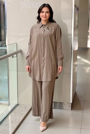 Nurcan Çetin Broş Detaylı Gömlek Pantolon Basic Takım