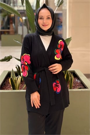 Ghisa Renkli Çiçek İşlemeli Triko Hırka