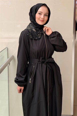 Nurcan Çetin Yakası İşlemeli Önden Fermuarlı Paraşüt Kumaş Kap