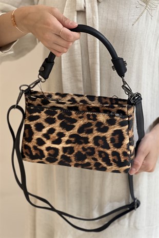 Mahal Bags Dört Fermuarlı Çapraz Çanta