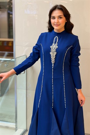 White Corner Düz Kesim Kristal Taş İşlemeli Abiye