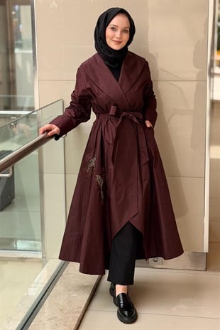 Nurcan Çetin Geniş Yaka Boncuk İşlemeli Önü Açık Kuşaklı Kap