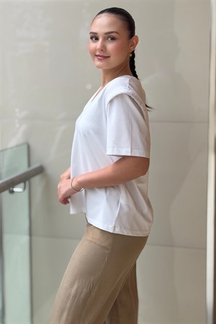 İpekyol V Yaka Omuz Taşlı Detaylı Tshirt
