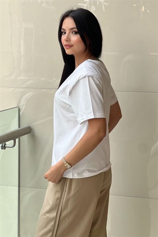 İpekyol V Yaka Omuz Taşlı Detaylı Tshirt