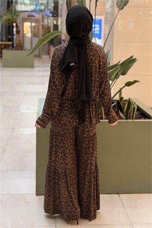 Ghisa Leopar Desenli Asimetrik Düğmeli Verev Kesim Tunik Pantolon Takım