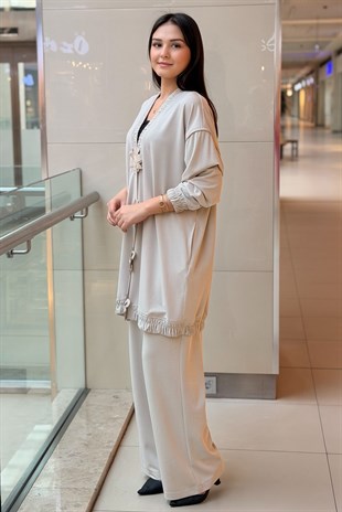 Ghisa V Yaka Kabartma Çiçek Desenli Çıtçıtlı Tunik Pantolon Takım