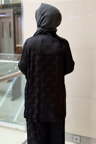 Ghisa Kensinden Desenli Asimetrik Düğmeli Gömlek Pantolon Floş Takım
