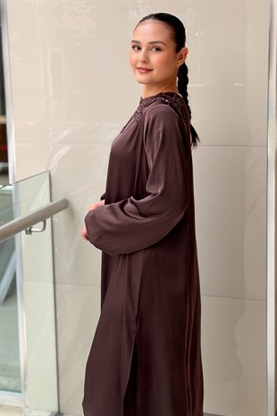 Nurcan Çetin Yakası Boncuk İşlemeli Uzun Tunik Pantolon Takım