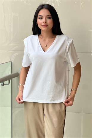 İpekyol V Yaka Omuz Taşlı Detaylı Tshirt