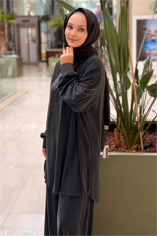 Nurcan Çetin Desenli Kumaş Kombinli Tunik Pantolon Takım
