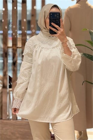 Ghisa Yaka Ve Kolları Güpürlü Tunik