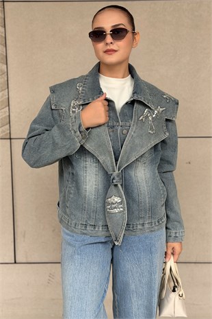Mahal Yakası Boncuk İşlemeli Şal Detaylı Denim Ceket