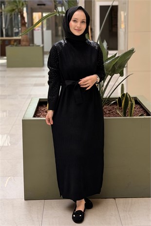 Fuat Gürşen Kolları Pul Payet İşlemeli Fitilli Triko Elbise