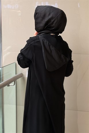 Nurcan Çetin Çıkarılabilir Kapşonlu Fermuarlı Kolları Biye Detaylı Ferace