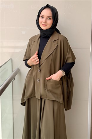 Ghisa Kruvaze Yaka Dikiş Detaylı Kolsuz Ceket Geniş Paça Pantolonlu Takım