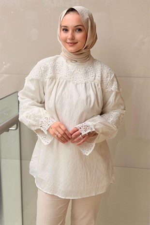 Ghisa Yaka Ve Kolları Güpürlü Tunik