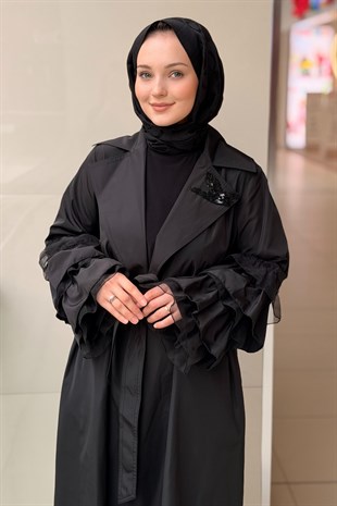 Nurcan Çetin Kruvaze Yaka Kolları Fırfırlı Paraşüt Kumaş Kap