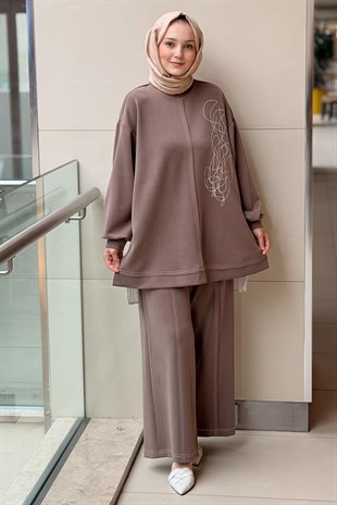 Nurcan Çetin Random Desenli Spor Dikişli Tunik Pantolon Takım