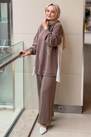 Nurcan Çetin Random Desenli Spor Dikişli Tunik Pantolon Takım