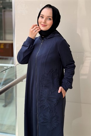 Nurcan Çetin Çıkarılıbilir Kapüşonlu Kabartma Çiçek Desenli Ferace